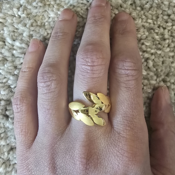 21kgp Dubai Jewelry Elegant Gold Leaf Ring - Picture 6 of 10